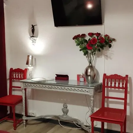 La Casanat Bed & Breakfast 4*