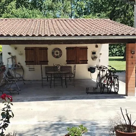 La Casanat Bed & Breakfast 4*